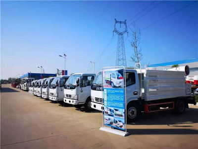 程力除雪裝備廠與精工環(huán)衛(wèi)專業(yè)廠聯(lián)合舉辦抑塵車產(chǎn)品推薦會