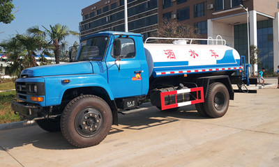 國產(chǎn)灑水車選購指南 聚焦尖頭灑水車、東風(fēng)單橋?yàn)⑺嚺c廠家報(bào)價(jià)